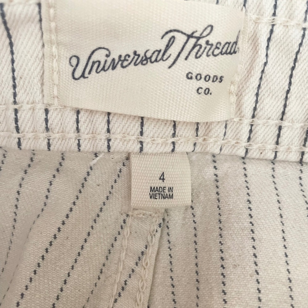 Universal Thread Womens High Rise Sailor Shorts Cream Pinstripe Size 4 NWT - Picture 6 of 7